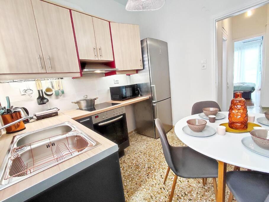 As ✓Two Bedroom Apartment In Thissio Атина Екстериор снимка
